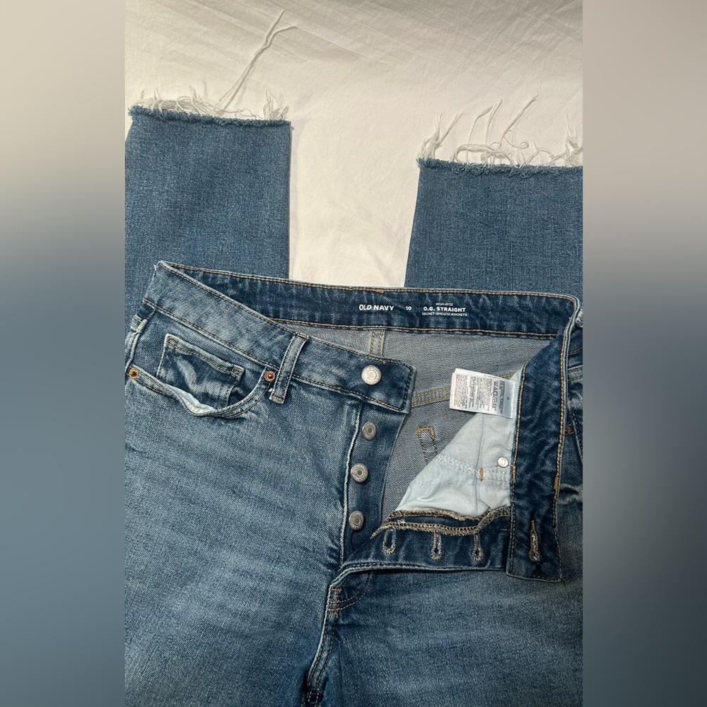 Old Navy Medium Blue Straight-Leg Women’s Jeans
